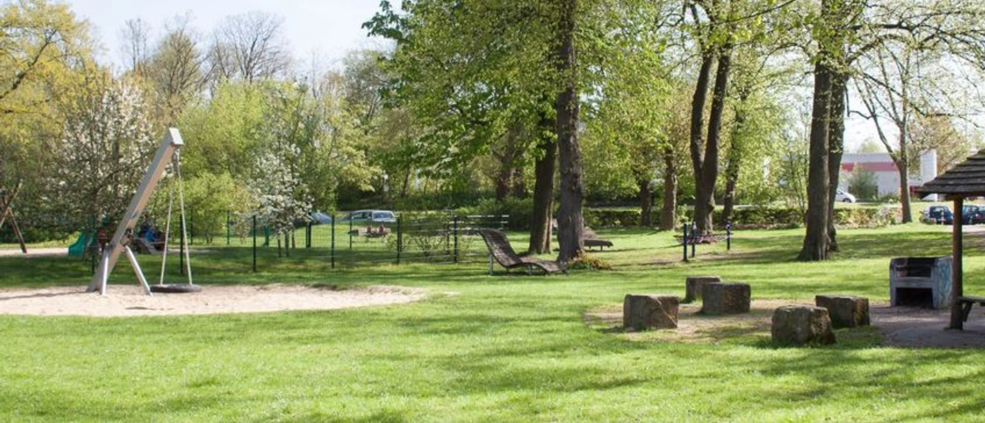 Butzkus_WEB.jpg Kinder- und Jugendspielplatz Weserstraße mit Grillmöglichkeit