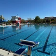 Schwimmbad Adendorf Schwimmbad mit Sprungblöcken