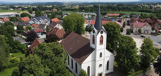 selected_selected_csm_cropmiddle_Kirche_-_Marktplatz_Luftbild_2021_7bb18bfc1f_02.jpg