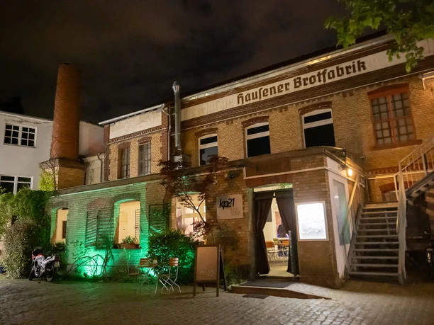 Frankfurt Brotfabrik - Außenansicht Backsteingebäude Brotfabrik bei Nacht