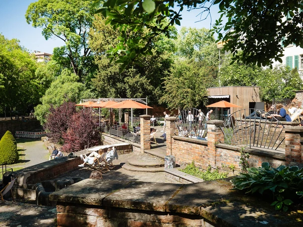 Frankfurt Saasfee Pavilion - outdoor area Terrace in Bürgergarten with deckchairs