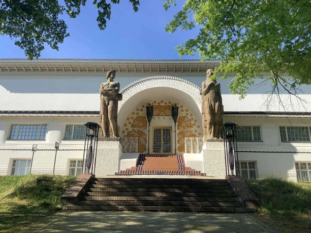 Mathildenhöhe Darmstadt, Portal Ernst Ludwig-Haus