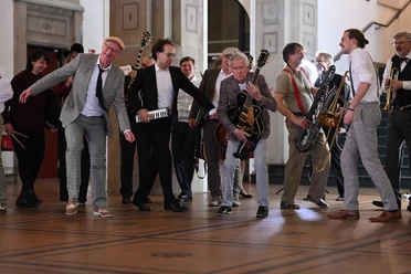 Shiny Stockings BigBand copyright Thomas Hennemann.jpg