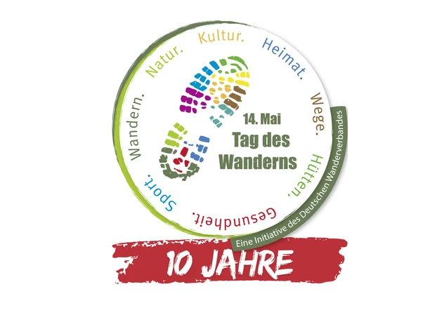 tag-des-wanderns-10-jahre.jpg Logo zum 10-jährigen Jubiläum des Tages des Wanderns am 14. Mai mit buntem Schuhabdruck.