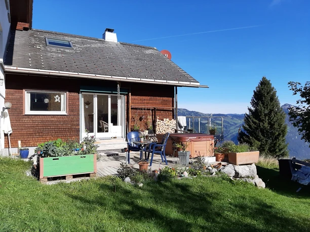 Aktiv und Gesund Chalet Terasse_Emmetten.jpg