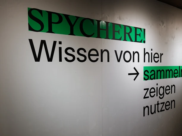 033126 Vernissage 1