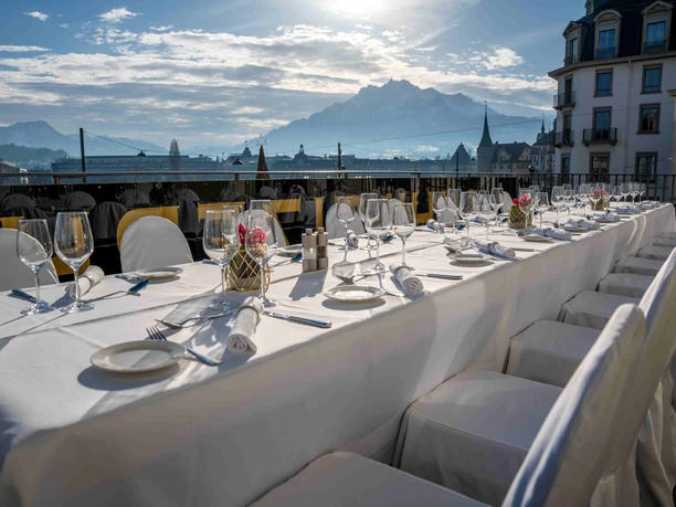 Lakeside-Panorama-Lounge 2026 Hotel Schweizerhof Luzern