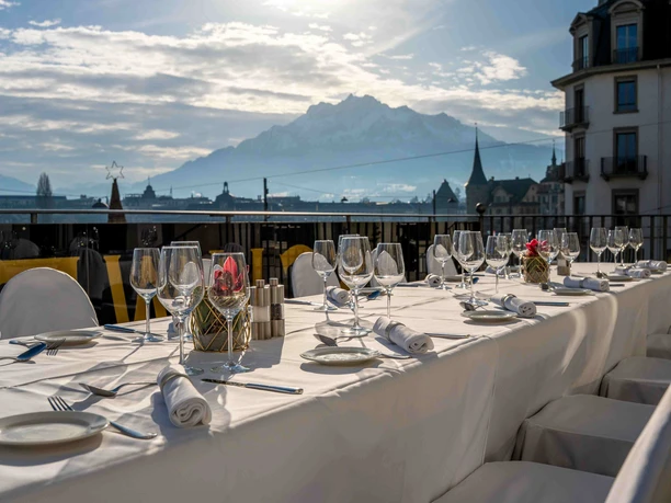 Lakeside-Panorama-Lounge 2026 Hotel Schweizerhof Luzern