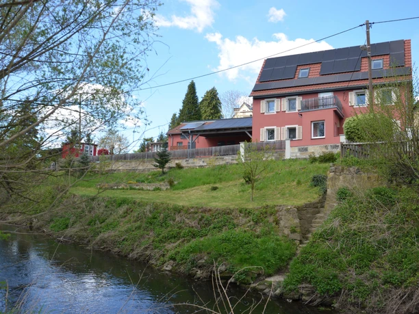 An der Wesenitz gelegen