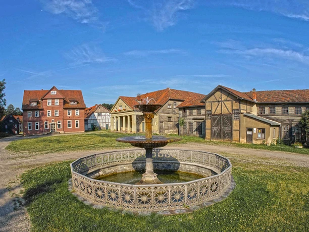 Königshütte_FreigeländeBrunnen.jpg