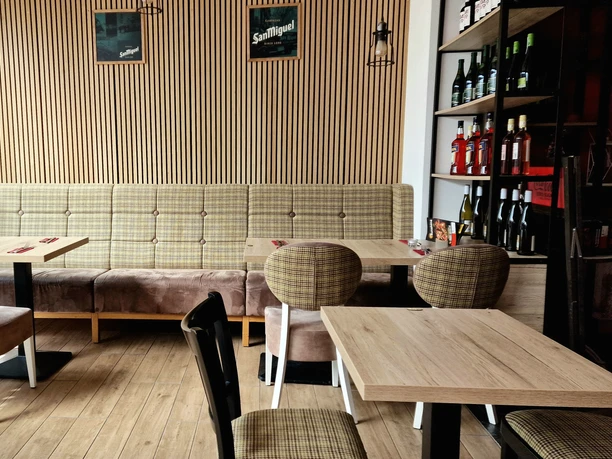Sitzbereich im Restaraunt Sunshine an der Fußgängerzone Sitzbereich im Restaraunt Sunshine an der Fußgängerzone