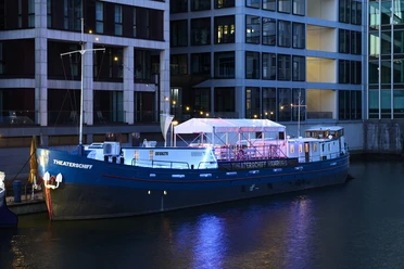Theaterschiff-Hamburg_Work Life What_c_Patrick Sobottka_print.jpg
