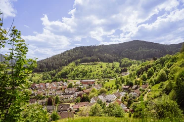 Weisenbach links der Murg, Blick vom Wingert Richtung Sportanlagen