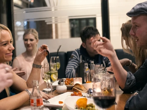 Barhopping für Singles.png