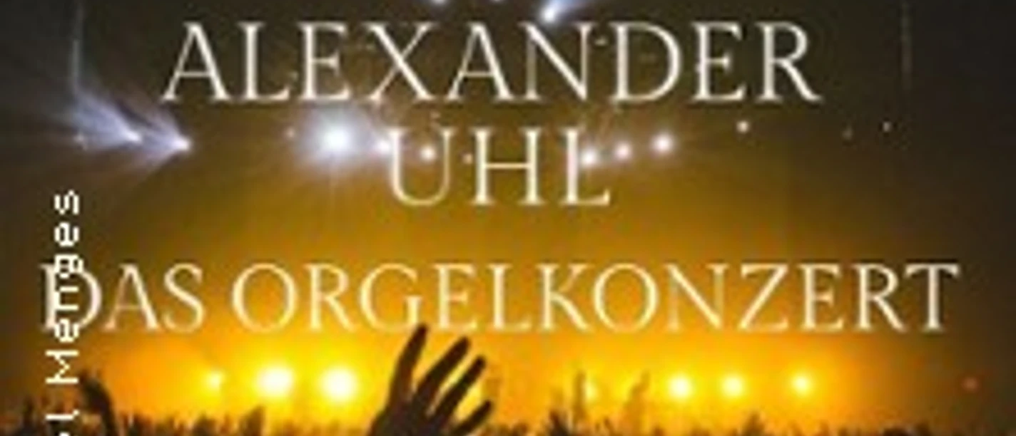 Beleuchtete Bühne mit Konzertstimmung und erhobenen Händen vor Schriftzug Alexander Uhl