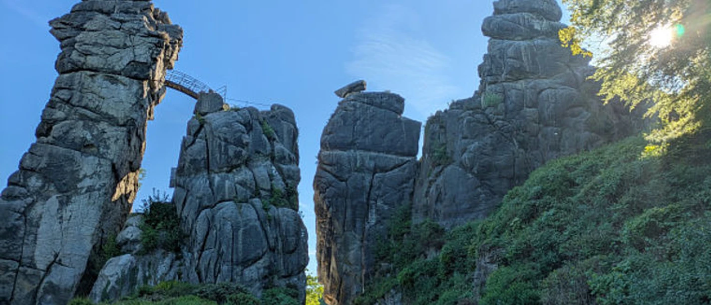 selected_csm_cropmiddle_im-morgenlicht-der-externsteine-ffentliche-fuehrung-33cb0__1__1b98633f21.jpg