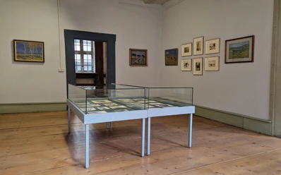 Marie von Alemann in der Galerie 1530.jpg
