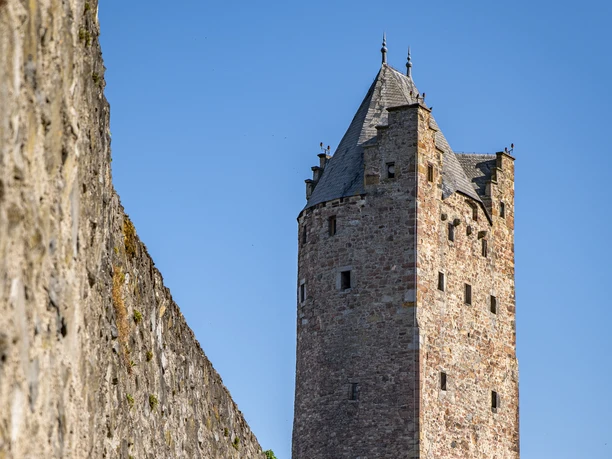 Fritzlar Stadtmauer 20230718-_NZ63974-HDR (MR)_quer_StadtmarketingFritzlar_CC-BY-SA.jpg