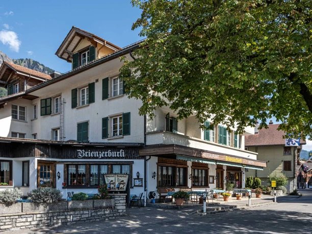 restaurant-brienzerburli-aussenansicht-west.jpg