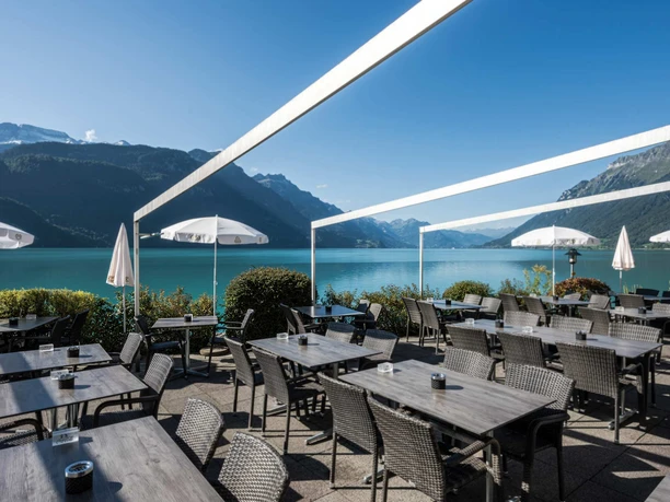 restaurant-loewen-terrasse-aussicht-see.jpg