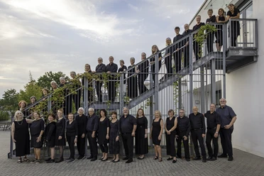 gruppenfoto treppe 5DSR5375-HQ-MJ_.jpg