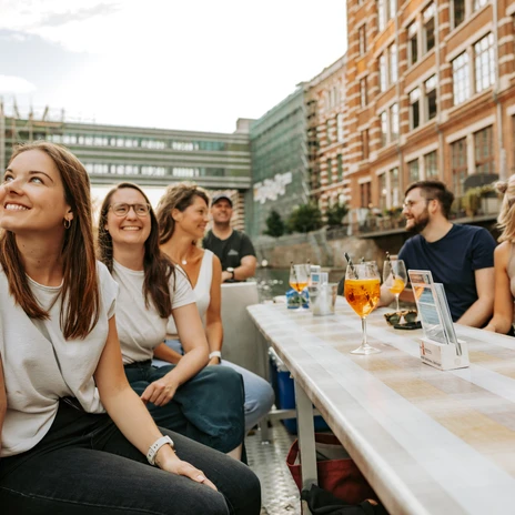 Boat tour on the Karl Heine Canal with view of the Buntgarnwerke in Leipzig | Leipzig Convention Bureau Boat tour on the Karl Heine Canal with view of the Buntgarnwerke in Leipzig – presented by Leipzig Convention Bureau