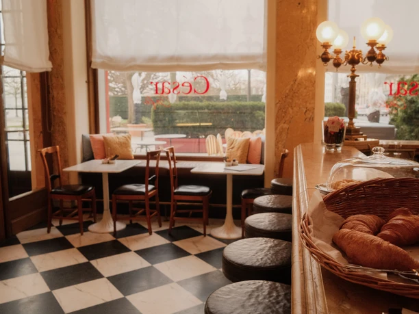 Café César