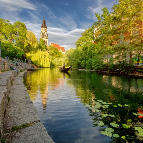 Karl Heine Canal with steps and Philippuskirche in Leipzig | Leipzig Convention Bureau Karl Heine Canal with steps and view towards Philippuskirche in Leipzig – presented by Leipzig Convention Bureau