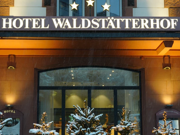 Hotel Waldstätterhof Winterterrasse