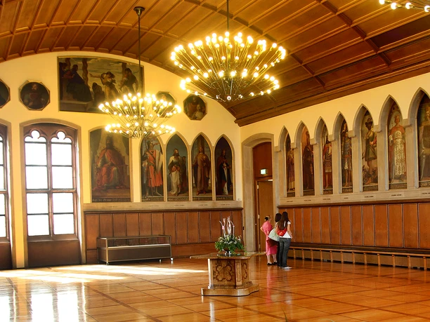 Römer-Balkon - Kaisersaal Kaisersaal im Römer Frankfurt mit Porträts deutscher Kaiser