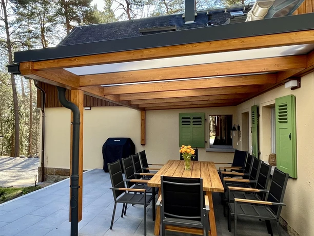 überdachte Terrasse