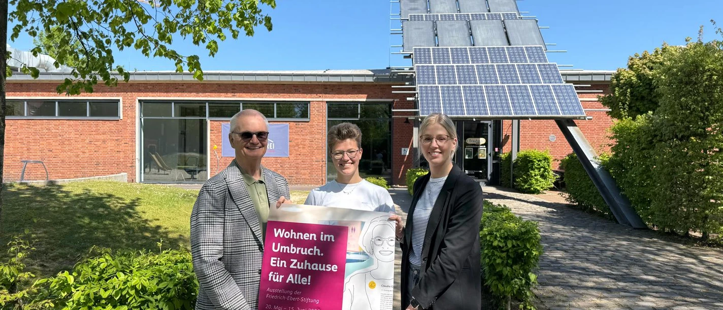Pressefoto_Ausstellung wohnen im Umbruch (2).jpeg