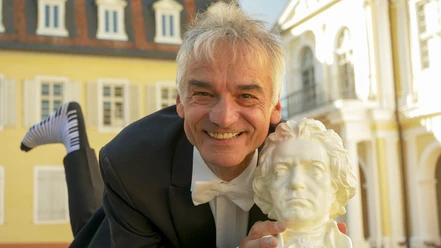 Bild - Armin-Fischer-Pressebild-3_c_comfilrm.de - 24.03.2026.JPG