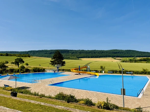 Freibad Freden (Leine) - Liegewiese Freibad Freden (Leine) - Liegewiese