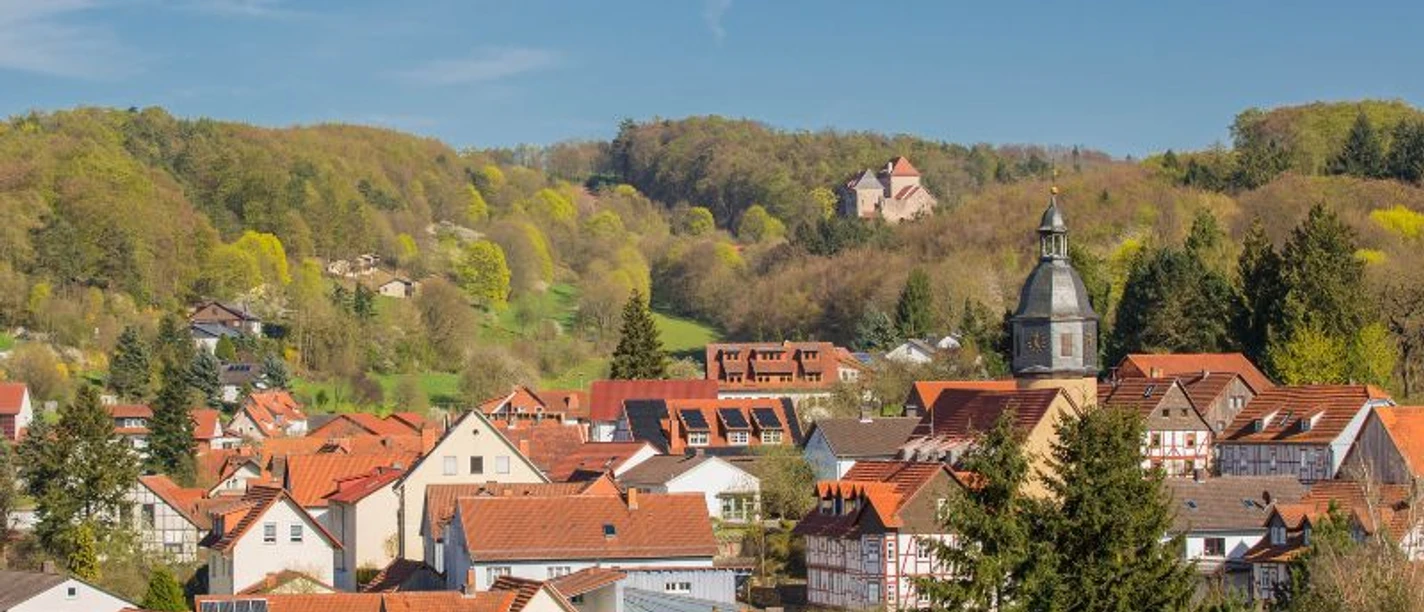 Nentershausen_mit_Tannenburg__c_Markus_Balkow.jpg