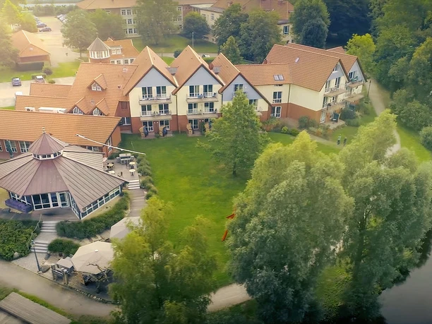 Luftbild vom Hotel am MedemUfer im Nordseebad Otterndorf