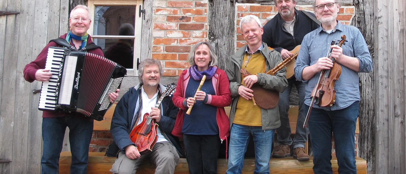 Folk-Tanzabend für alle!_© Leineweber Tanzband.JPG