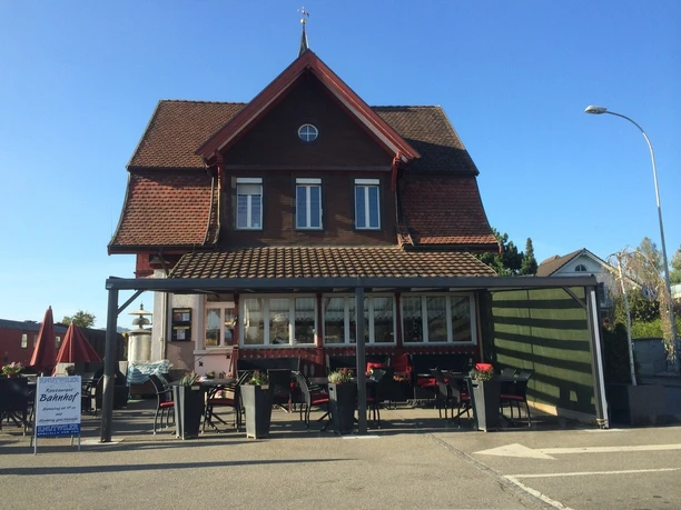 Restaurant_Bahnhöfli_Triengen_Aussenansicht.jpg