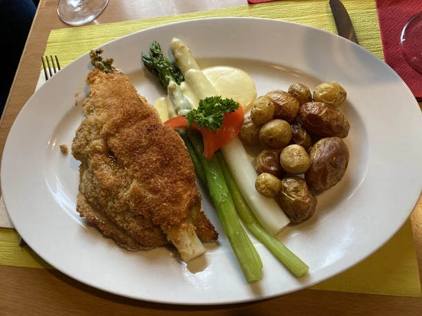 Restaurant_Bahnhöfli_Triengen_Frühlingsmenü.jpg