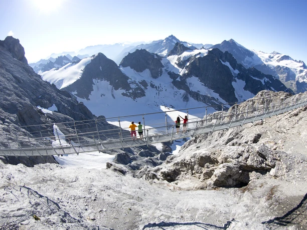 Titlis Cliff Walk im Sommer