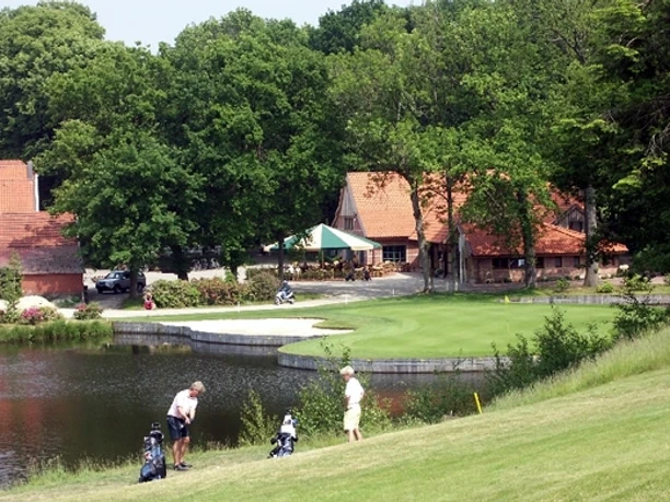 golfpark_gut_dueneburg_1.jpg