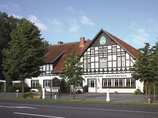 Gutsschaenke_Holsterfeld_Front_nah_Aussenansicht_mini.jpg