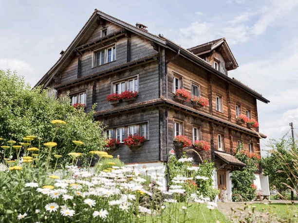 Haus im Sommerkleid