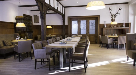 Hunter's Lounge