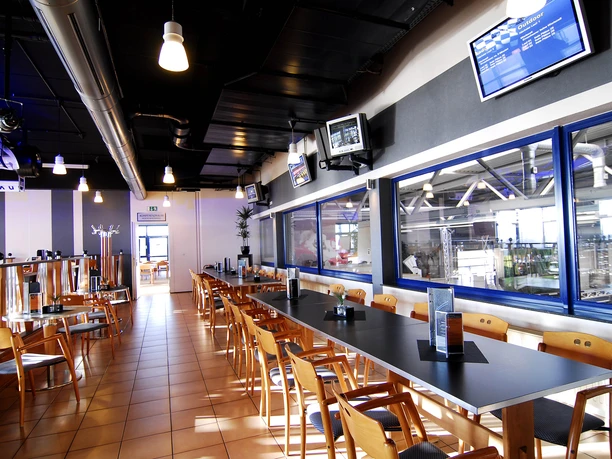 blick-auf-die-indoor-bahn