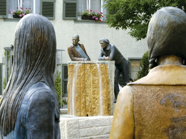 latschebrunnen-figuren