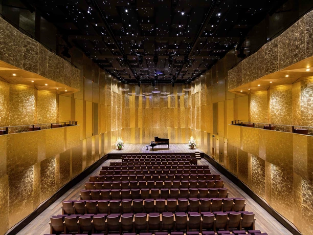Winter Package in the Golden Hall