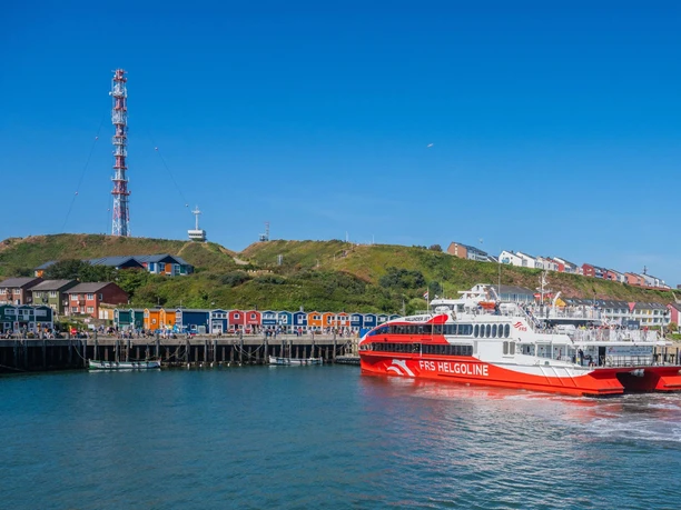 frs-helgoline-halunder-jet-hafen-helgoland-copyright-martin-elsen-web-nordseeheilbad-cuxhaven.jpg
