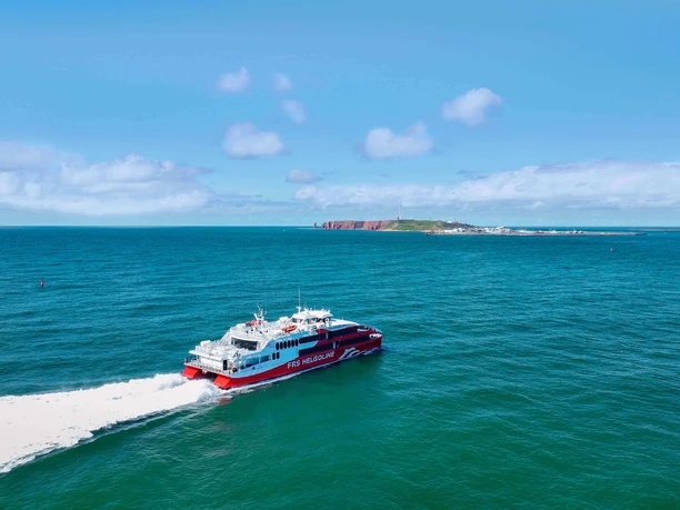 frs-helgoline-halunder-jet-richtung-helgoland-copyright-frs-helgoline-web-nordseeheilbad-cuxhaven.jpg