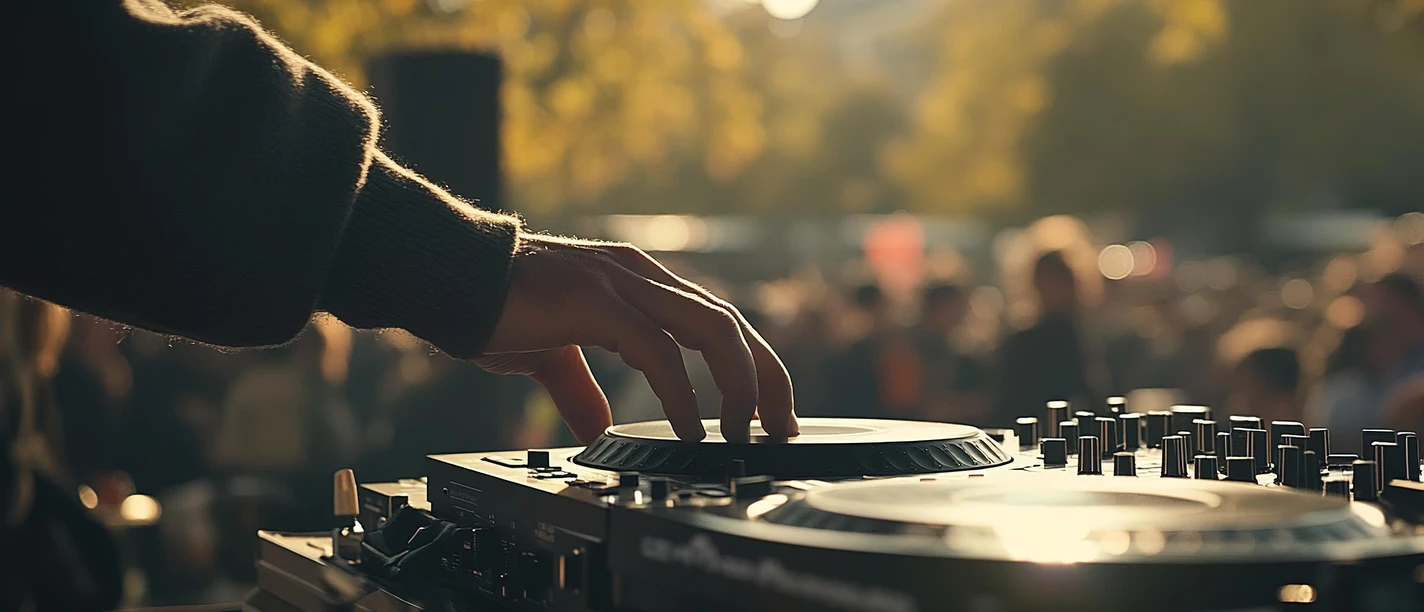 DJ